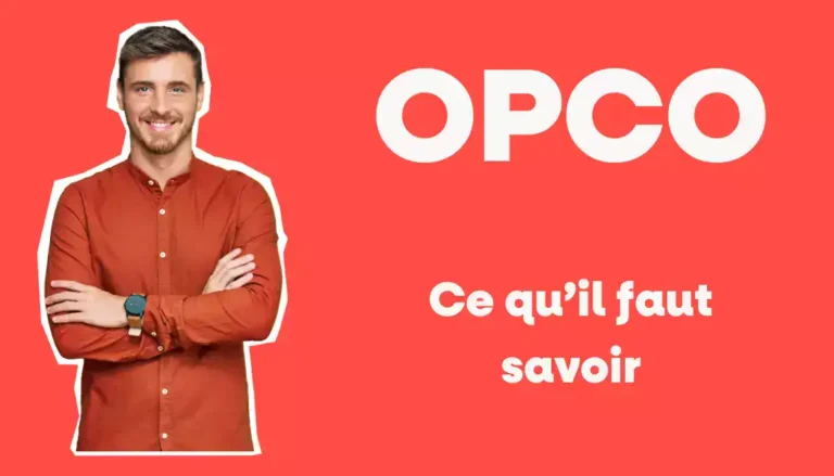 Homme souriant en chemise orange avec texte OPCO - Ce qu'il faut savoir.